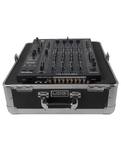 UDG Ultimate Pick Foam Flight Case Multi Format M Silver